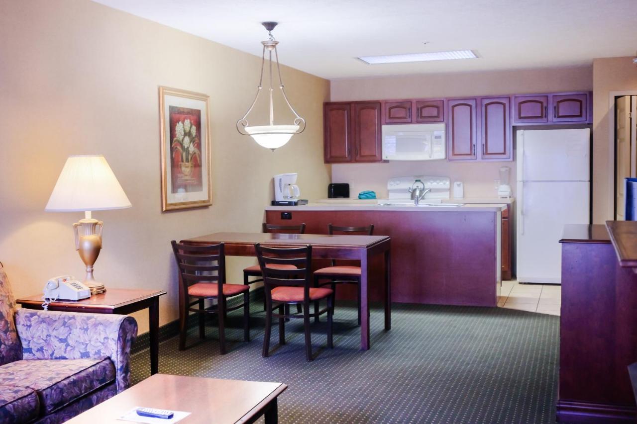 The Willowbrook Golf Hotel At Split Rock Lake Harmony Exterior photo
