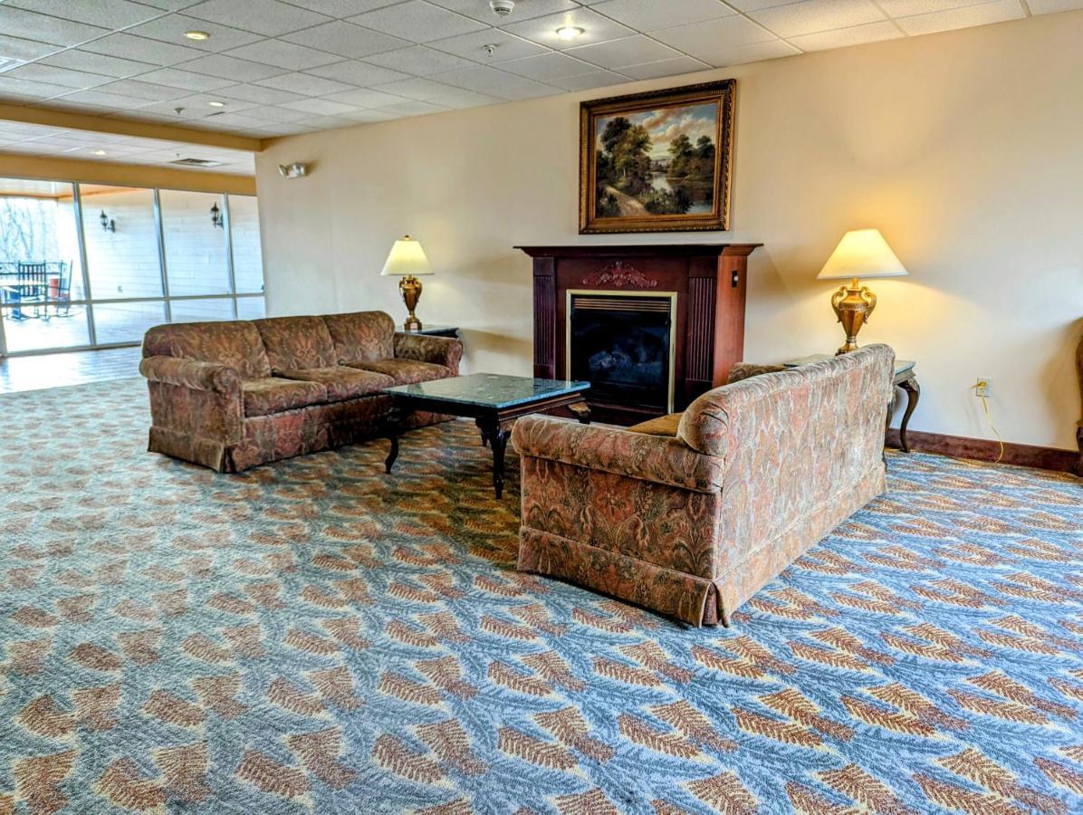 The Willowbrook Golf Hotel At Split Rock Lake Harmony Exterior photo