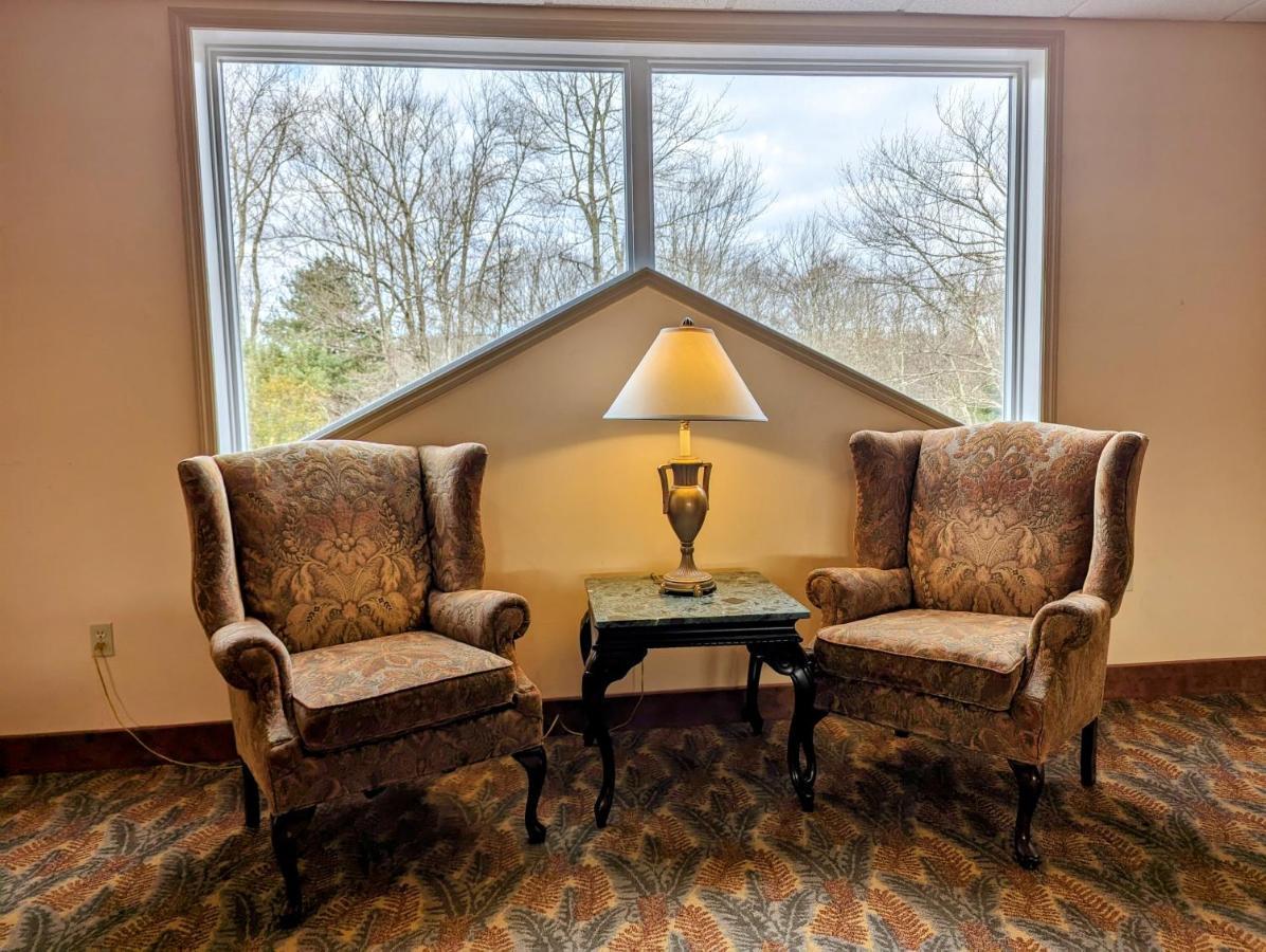 The Willowbrook Golf Hotel At Split Rock Lake Harmony Exterior photo