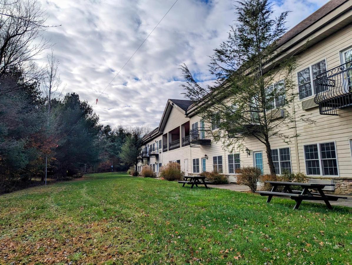 The Willowbrook Golf Hotel At Split Rock Lake Harmony Exterior photo