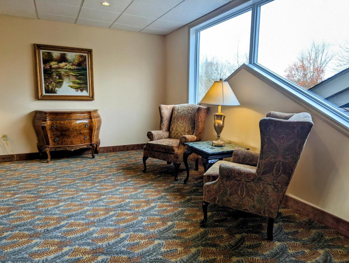 The Willowbrook Golf Hotel At Split Rock Lake Harmony Exterior photo